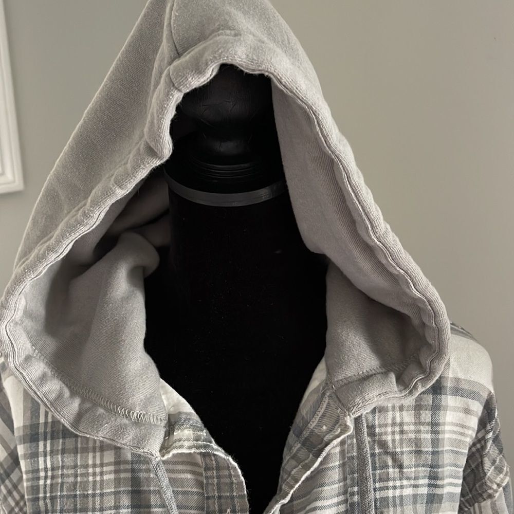 American Eagle Gray Plaid Button down crop top w/hood. Size Small - Picture 3 of 8
